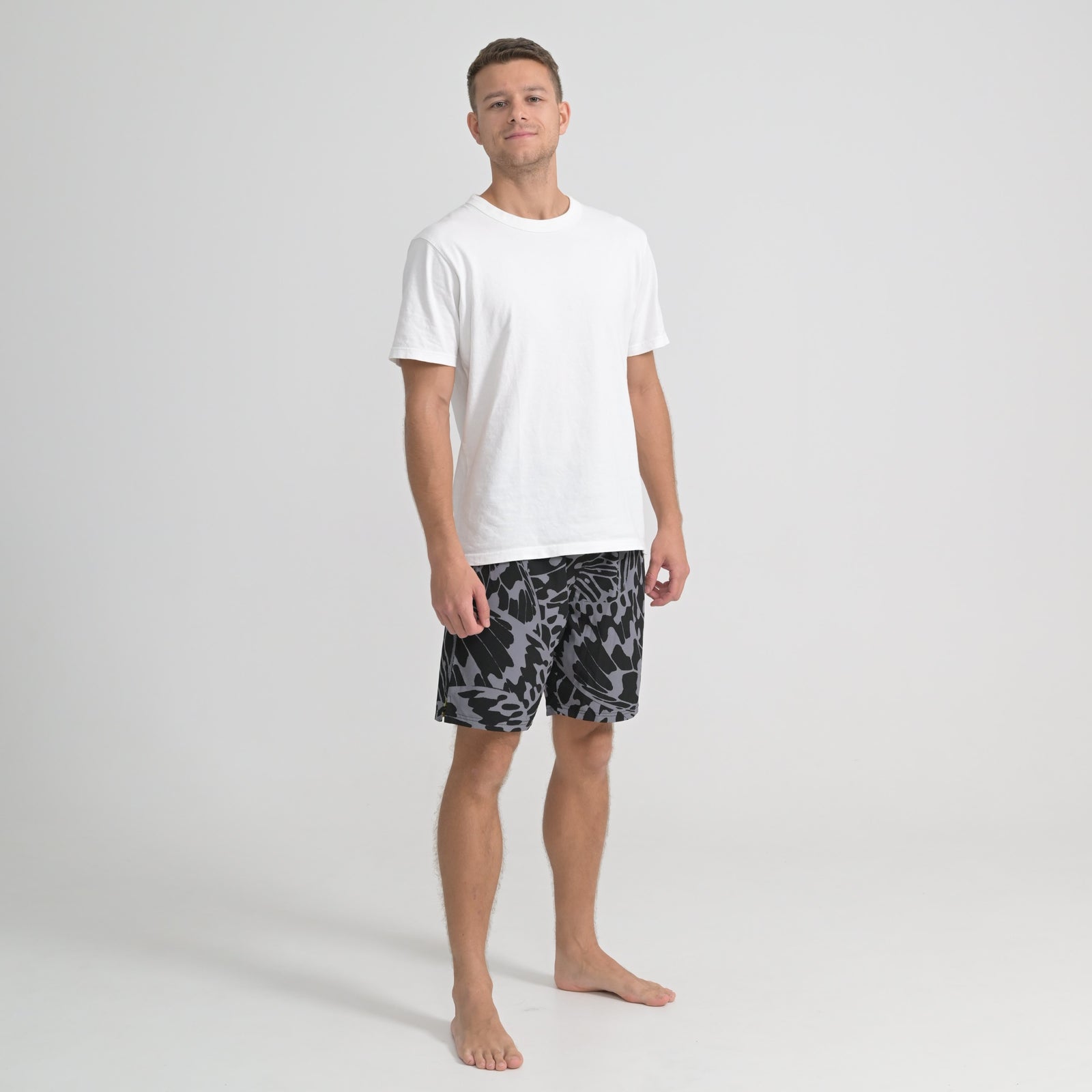 IchigusukuMode_イチグスクモードコラボ商品-オオゴマダラ – 鶴亀本舗